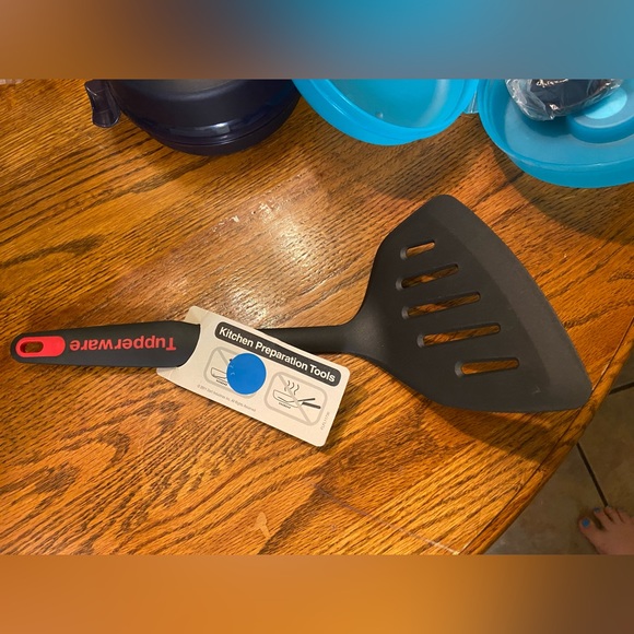 Tupperware - Picture 1 of 10